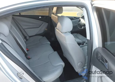 2007 Volkswagen Passat Wolfsburg Edition z USA, uszkodzony, nr VIN WVWAK73C77P161962